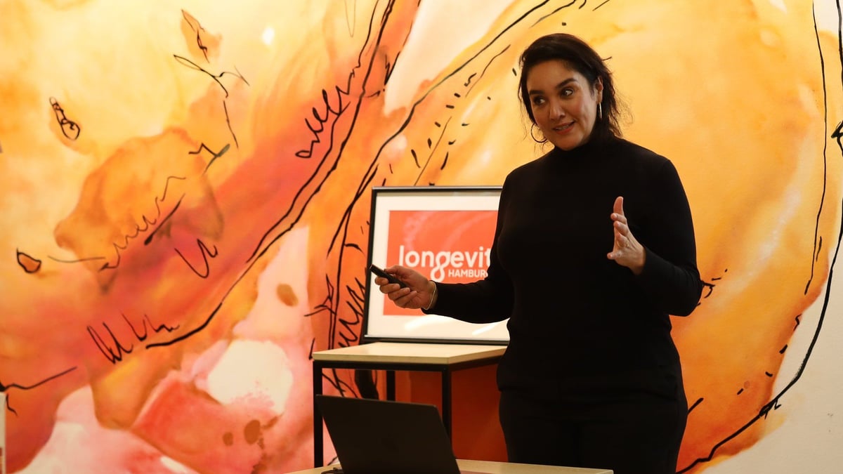 Cover image for "Skin Longevity: What We Learned from Dr. Mana Witt at Longevity Hamburg’s Launch Event" by Laura Pezza
